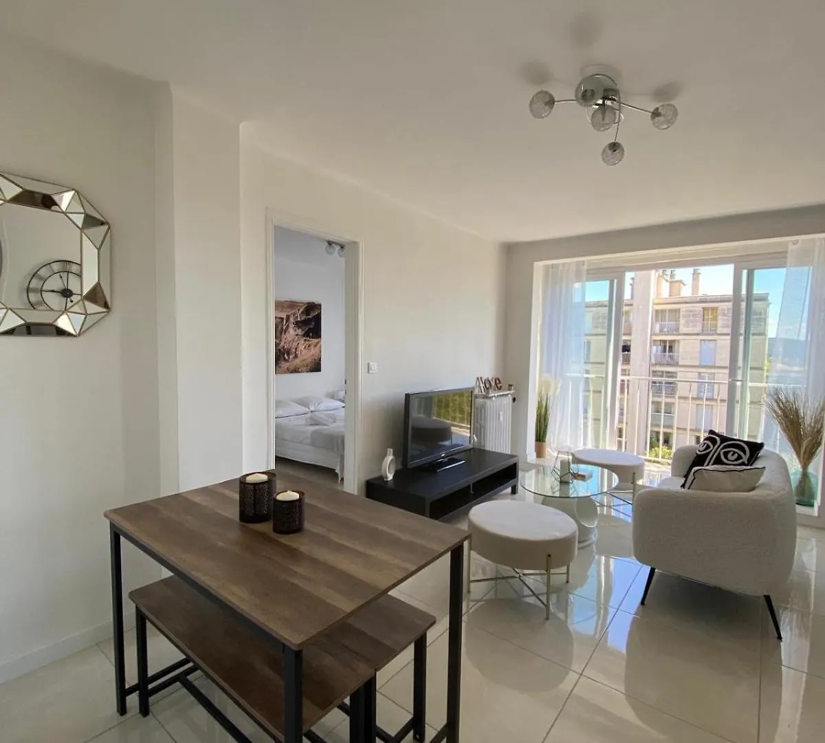 Logement Moderne Lumineux Et Vue contacts