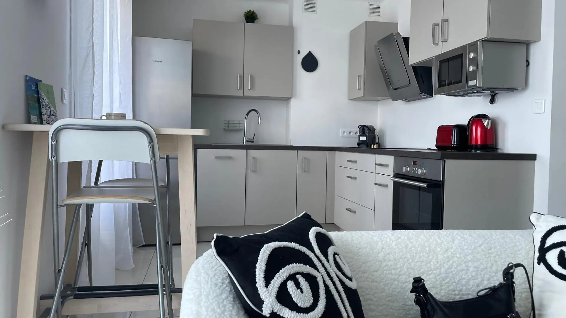Logement Moderne Lumineux Et Vue Apartment Aix-en-Provence 0*,  France